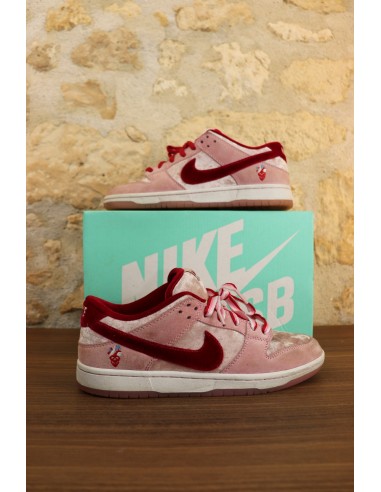 Nike Dunk SB Low Strange Love (Boîte standard) 2 - 3 jours ouvrés.