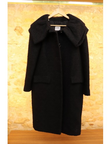 Moschino Manteau ouvre sa boutique